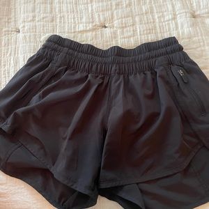 Black Lululemon Tracker - Size 6